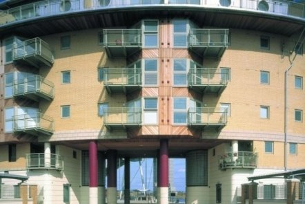 Peabody Crescent - Aluminium/Timber Composites, 